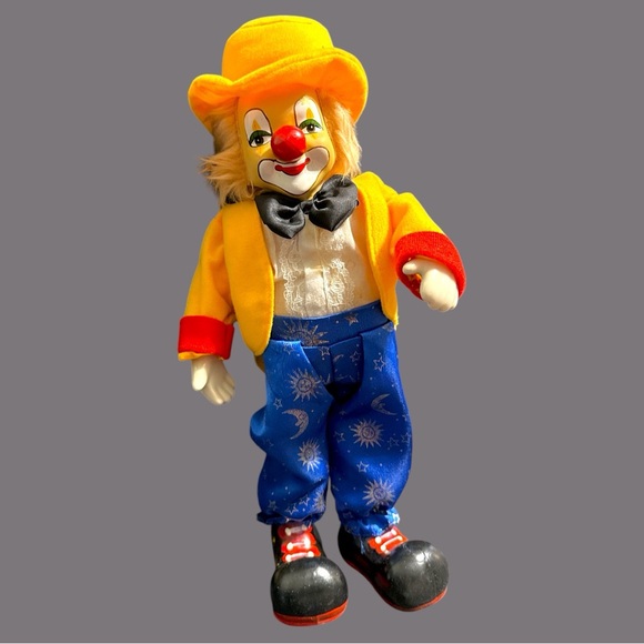 Vibrant Vintage  Porcelain Clown Doll “15 tall hand painted face and feet. - Picture 1 of 3